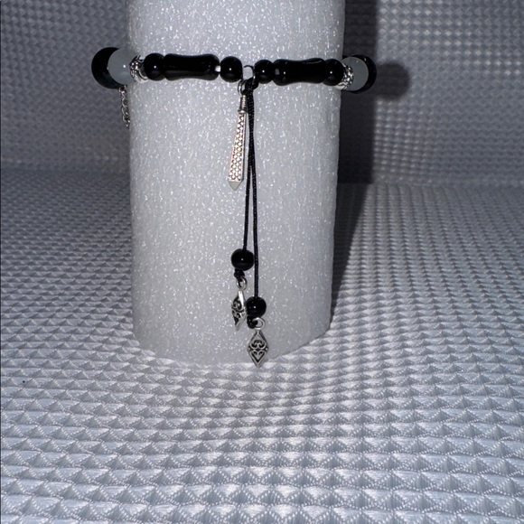 BOHO Bracelet Asian Coin Glass Bead Silver Detail Chain Stretch 6”- 6.5” New - Picture 7 of 16